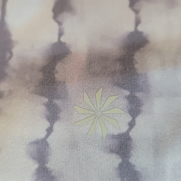 Athleta Elation Printed Capri Leggings xdPurple Gray Tie-Dye Stripe Slit… - Picture 12 of 12